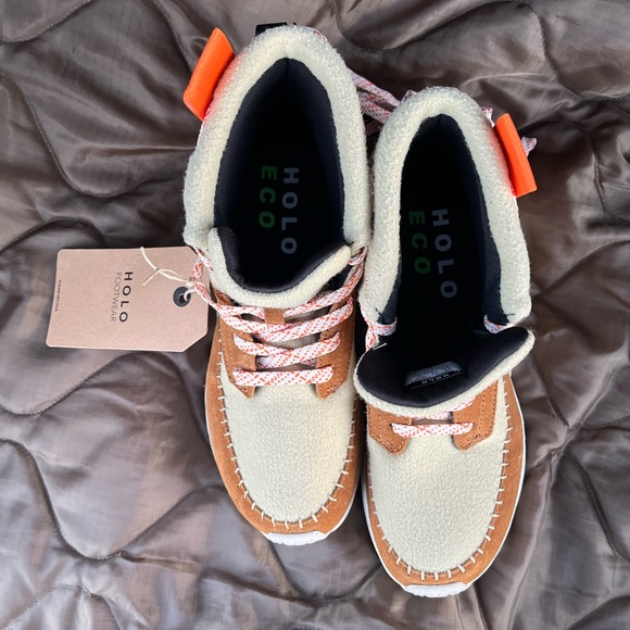 HOLO+CO Women’s Tan & Cream Ankle Booties - Picture 2 of 7